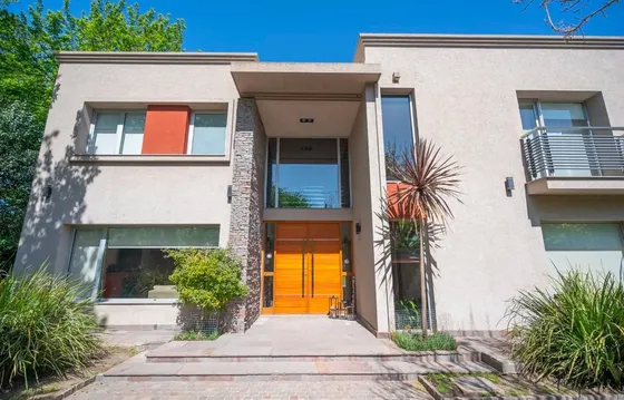 Casa En Venta De 5 Ambientes En Parque Leloir