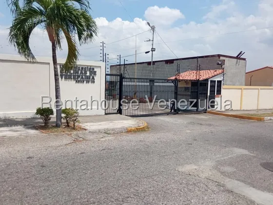Venta Espaciosa Y Cómoda Casa En Urbanismo Privado De Cabudare Urb La Mora Gabriela C