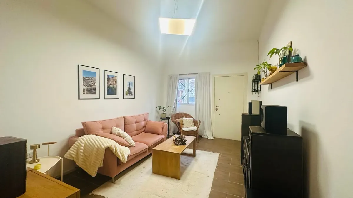 For Sale: Ground-Floor PH with 3 Rooms in Remedios de Escalada Featuring a Patio