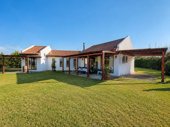 Parcela De 5000m2 Con Piscina 3d 3b En Valle Lumaco, Rauco