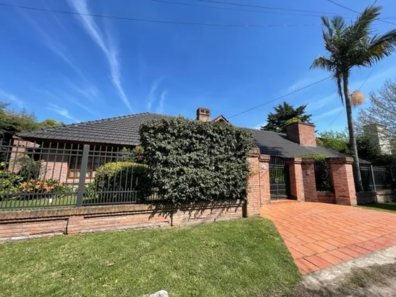 Casa Quinta En Venta En Barrio El Cortijo, Polvorines.
