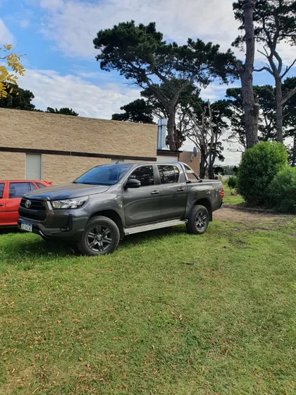 Toyota Hilux Pick-up 2.8 Cd Sr 204cv 4x4