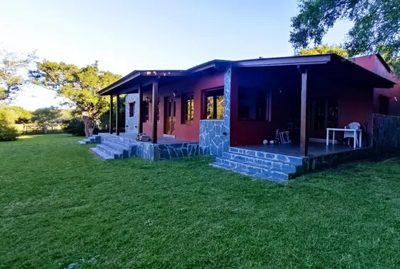 Barrio Chacras Laguna El Rosario, Pinamar. Venta Dos Casas