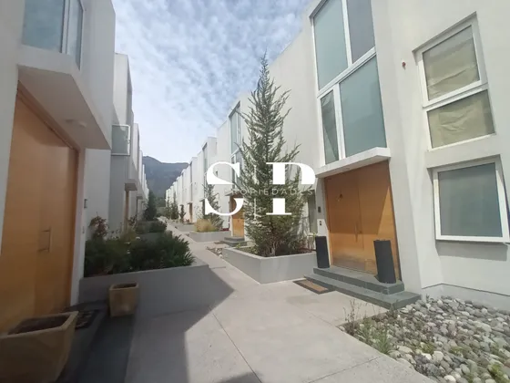 Condominio - Colegio Highlands Montessori 