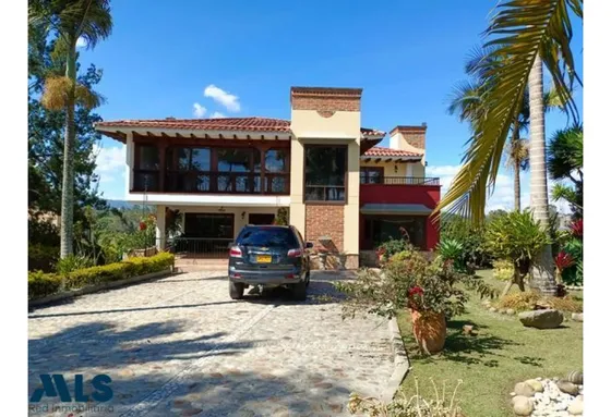 Casa En Parcelación En Llanogrande(mls#242382)