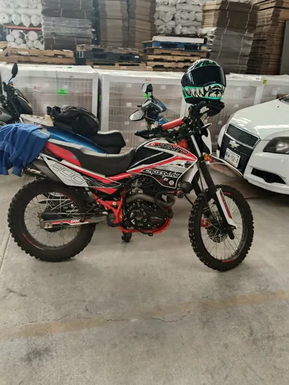 Roja Con Negro