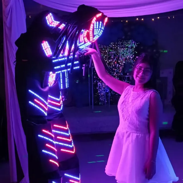 Show De Robot Led Para Tus 15 Años, Cumpleaños