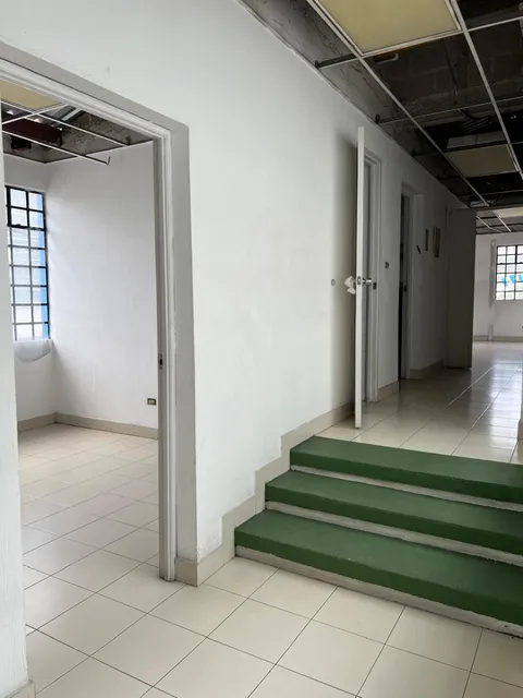 Casa Comercial De Esquina En Rena En Zona 10 Sobre 6 Avenida 