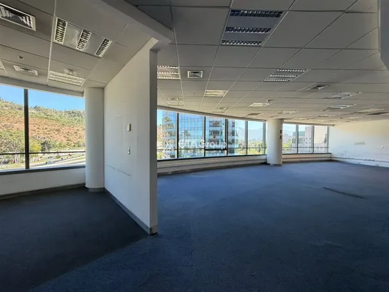 Arriendo Oficina 421 M2. El Golf