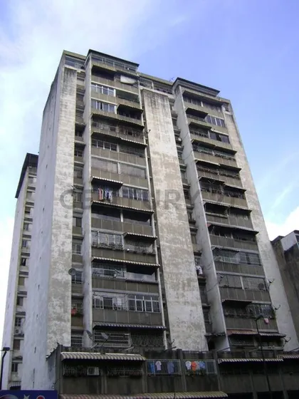 Venta De Apartamento Bien Iluminado En Av Ffaa,  San José