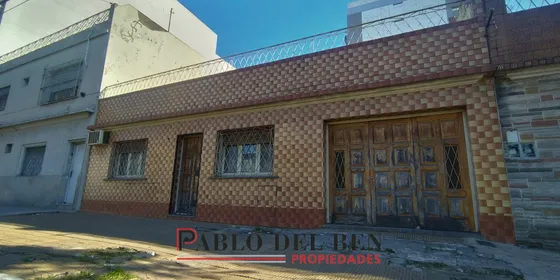 Casa 3 Ambientes En Alquiler Con Cochera Patio Y Terraza En San Justo Centro 