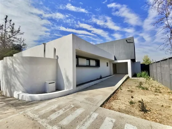 Nueva A Estrenar / En Condominio: La Reina Alta 