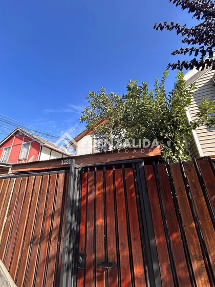 Casa En Venta De 4 Dorm. En Maipú