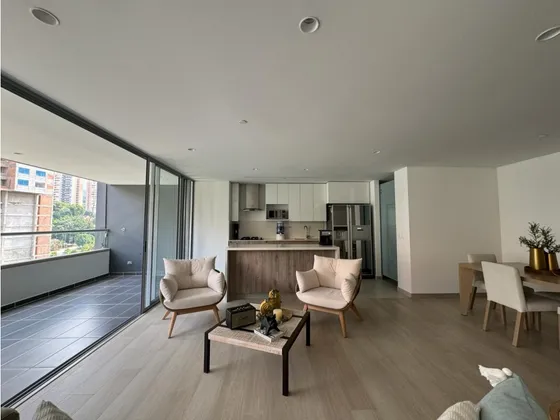 Apartamento Amplio En Sector Envigado, Loma De Los Mesas Para La Venta