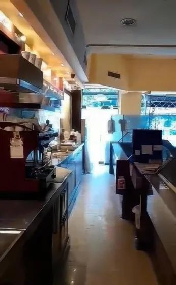 Fondo De Comercio En Venta - Local - Heladería - 200mts2 - Balvanera