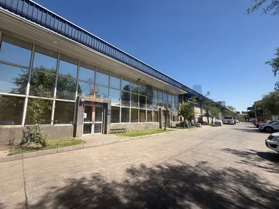 Bodega En Arriendo Renca 1414m2 En Sector Lo Ruiz