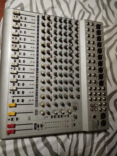 Consola Skp Pro 16 Canales Usb