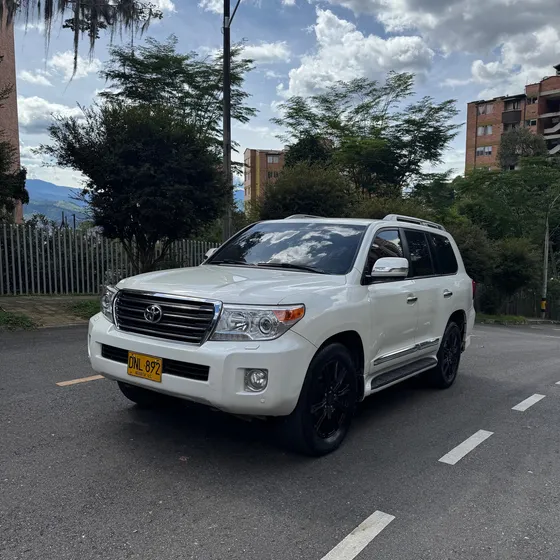 Toyota Land Cruiser 4.5 Imperial Lc200 Diésel