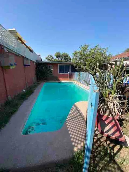 Casa Con Excelente Ubicación, 4 Dormitorios, 2 Baños