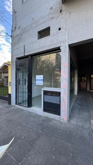 Local Comercial En Alquiler Ubicado En Moreno