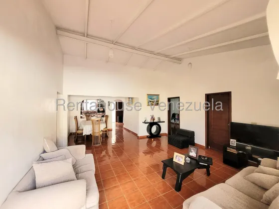 Sorangel Vargas Vende Amplia Casa Con Patio Excelente Ubicacion, Urb Bararida Zona Este Barquisimeto Mls #25-24229