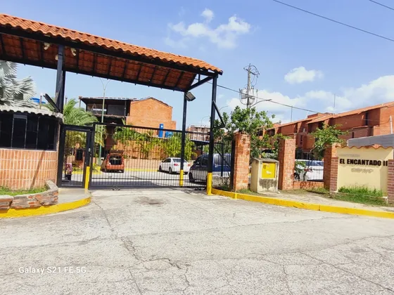 Casa Townhouse En Venta El Encantado Ii Guatire. Jt