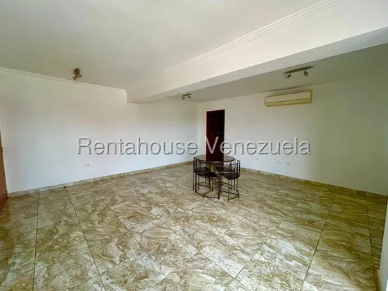 Julian Galindez Vende Excelente Apartamento En Zona Centro Este Barquisimeto #25-19658