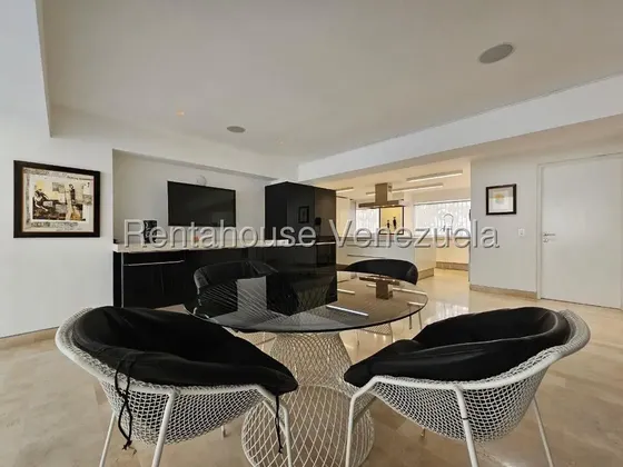 Apartamento En Venta En Chulavista, Caracas 26-9927 Yf Solo Clientes. Abstenerse Intermediarios