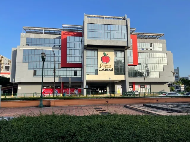 Local Comercial En Venta - Plaza Central, 3er Nivel - 47 M² + Mezanine - Us$179,000