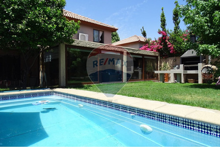 Casa En Condominio Y Con Muy Buena Distribución Casa En Condominio Y Con Muy Buena Distribución