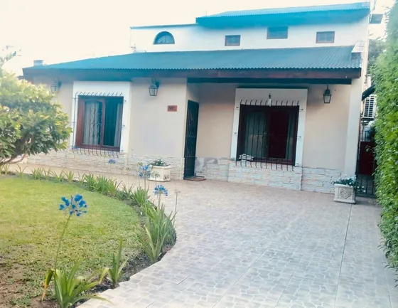 Hermoso Chalet En Venta En Villars