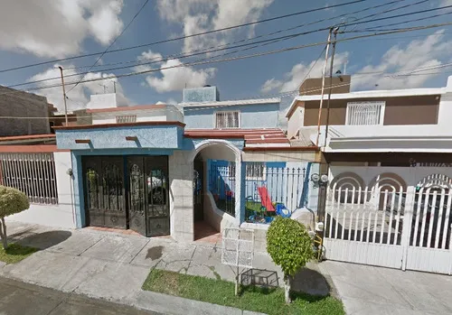 Casa En Recuperacion En Col. Las Estancias Gto. . Sh05