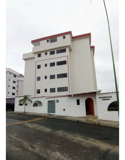 Apartamento En Venta Urb Las Salias Edif Pirineo San Antonio 