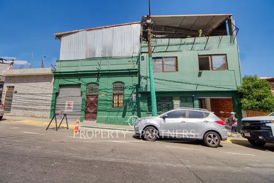 Amplio Local Comercial En Centro De Antofagasta