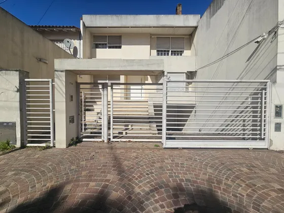 Casa En Alquiler En Ramos Mejía