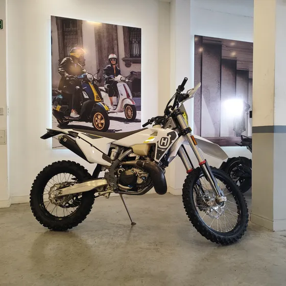 Te 300 I 13hs 2022 Como Nueva - Palermo Bikes Usada