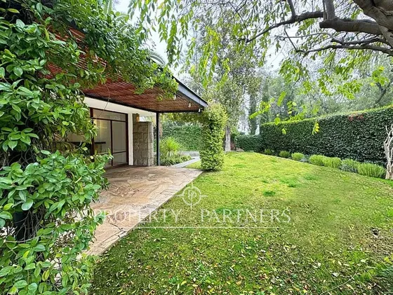 Gran Casa Sector Jardín Del Este