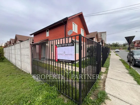 Amplia Casa Familiar Con Potencial Comercial