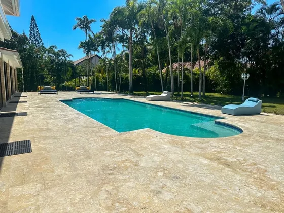 Villa Amueblada En Alquiler En Casa De Campo De 8 Habitaciones
