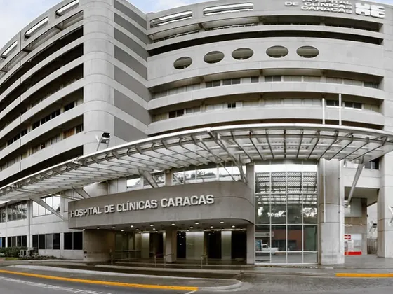 Se Alquila Moderno Consultorio Médico 54 M2. Anexo Del Hospital De Clínicas Caracas. San Bernardino.