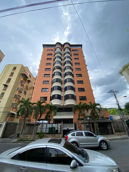 Se Vende Amplio Apartamento Totalmente Remodelado, 007jsc