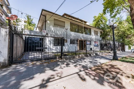 Oficina En Arriendo Con 15 Estacionamientos