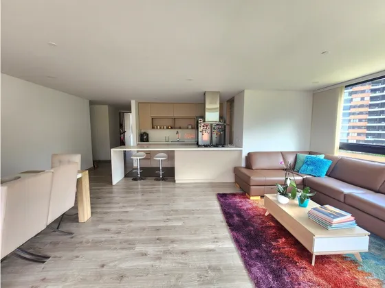 Venta Apartamento Altos Del Poblado, Vista Ciudad.