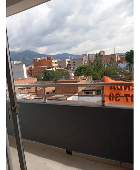 Arriendo O Vendo Hermosa Casa En Edificio En Santa Maria Itagui 