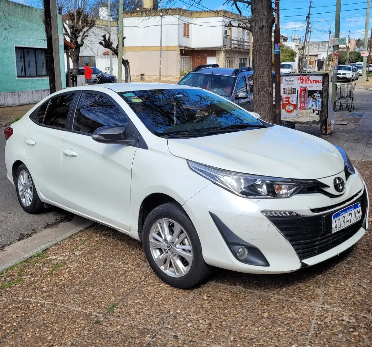 Toyota Yaris 1.5 107cv Xls Sedan