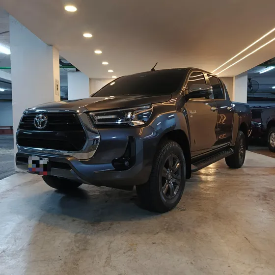 Toyota Hilux Srx .