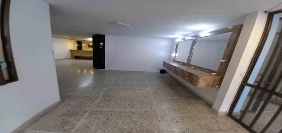 Local En Arriendo Centro  (279058087).