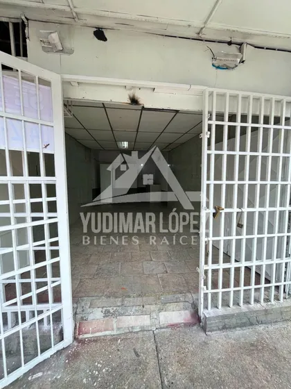 Local En Alquiler Con Excelente Punto Comercial, Av. Los Cedros, Maracay Edo. Aragua