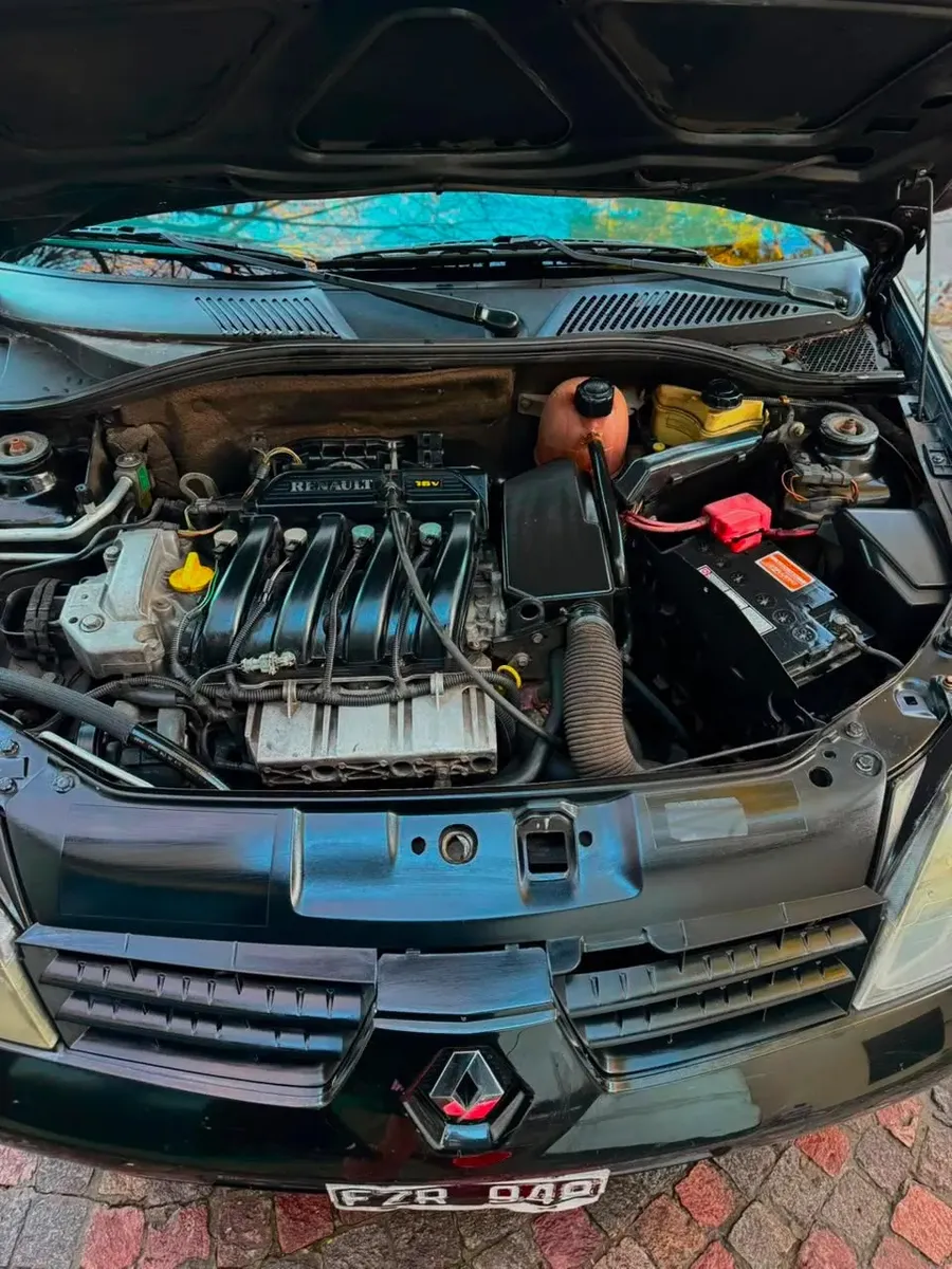 Renault Clio 1.6 Privilege530138755949537288