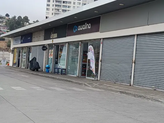 Camino Real/  Local Comercial Impecable